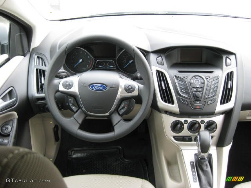 2012 Focus SE Sedan - Ingot Silver Metallic / Stone photo #23