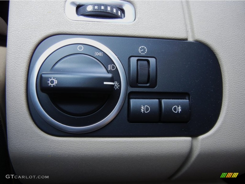 2011 Land Rover LR4 HSE LUX Controls Photos