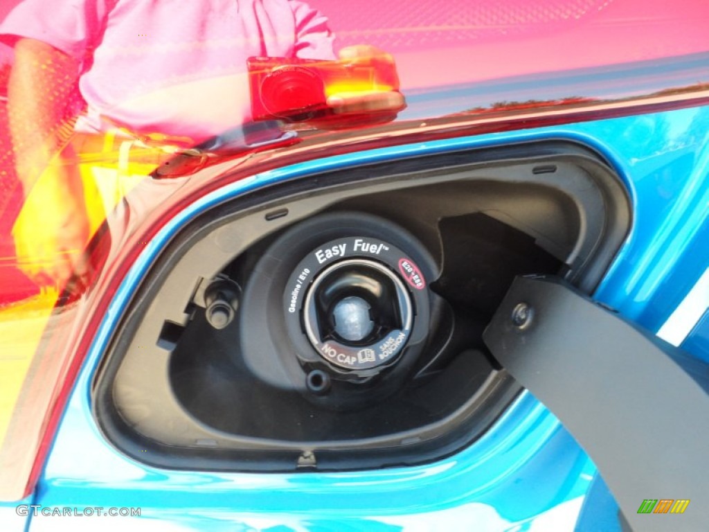 2012 Focus SE 5-Door - Blue Candy Metallic / Charcoal Black photo #16