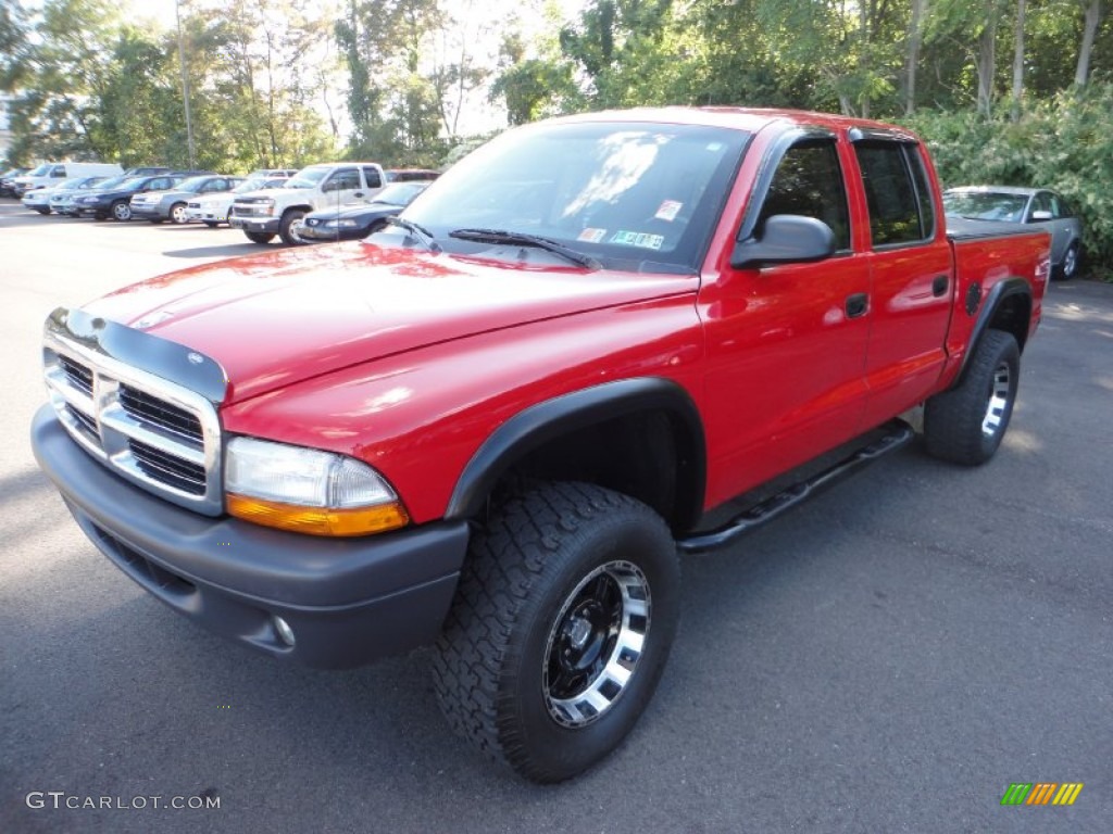 2004 Dakota SXT Quad Cab 4x4 - Flame Red / Dark Slate Gray photo #3