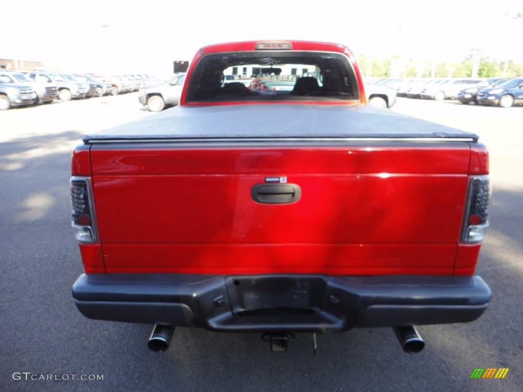 2004 Dakota SXT Quad Cab 4x4 - Flame Red / Dark Slate Gray photo #6