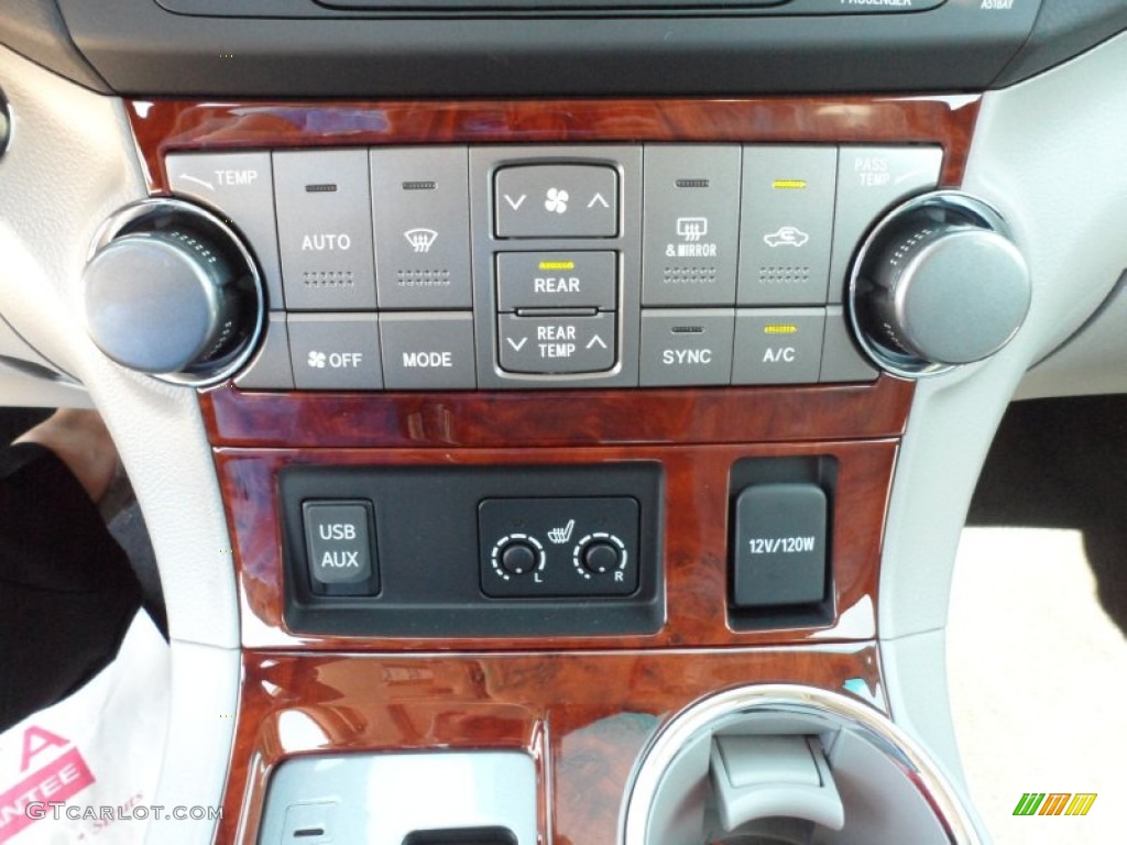 2012 Toyota Highlander Limited Controls Photo #53655926