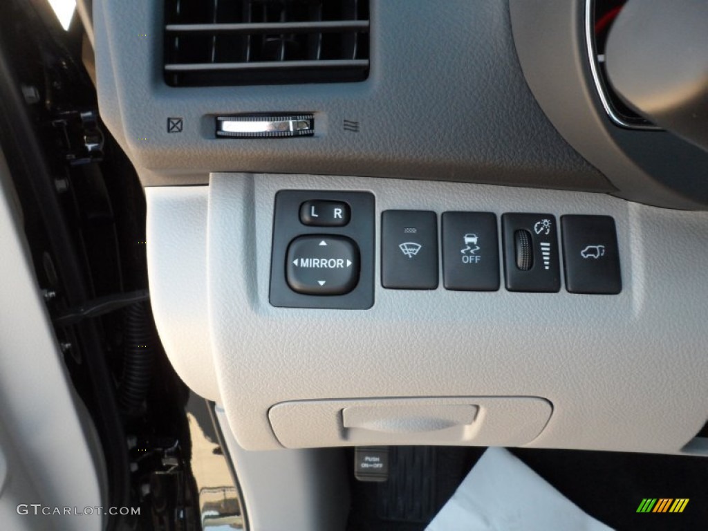 2012 Toyota Highlander Limited Controls Photo #53656014