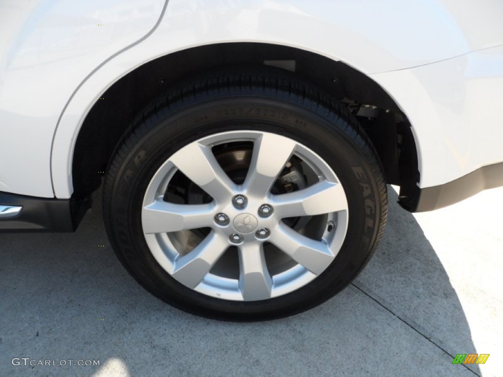 2010 Mitsubishi Outlander XLS Wheel Photos