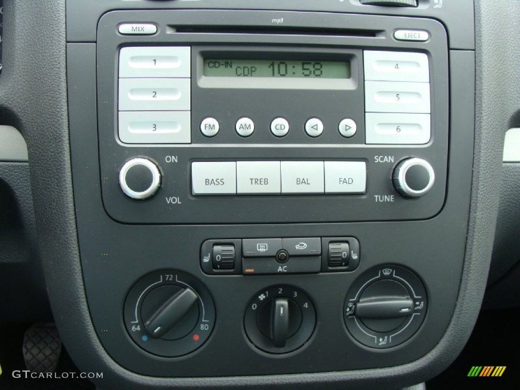 2009 Volkswagen Rabbit 2 Door Audio System Photo #53657555