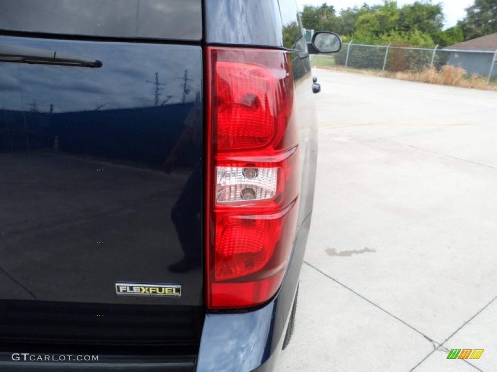 2009 Chevrolet Tahoe LT XFE Marks and Logos Photos