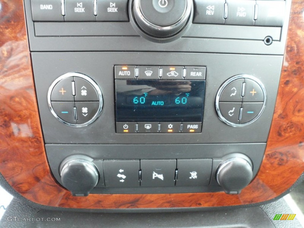 2009 Chevrolet Tahoe LT XFE Controls Photo #53659981