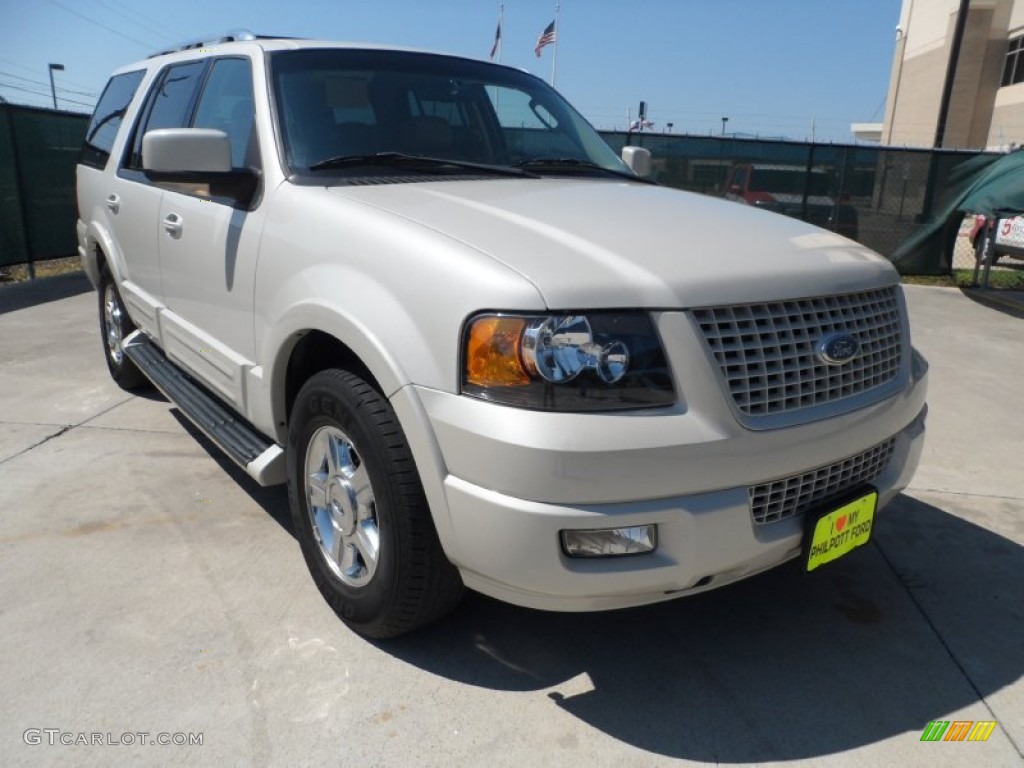 Cashmere Tri-Coat Metallic Ford Expedition