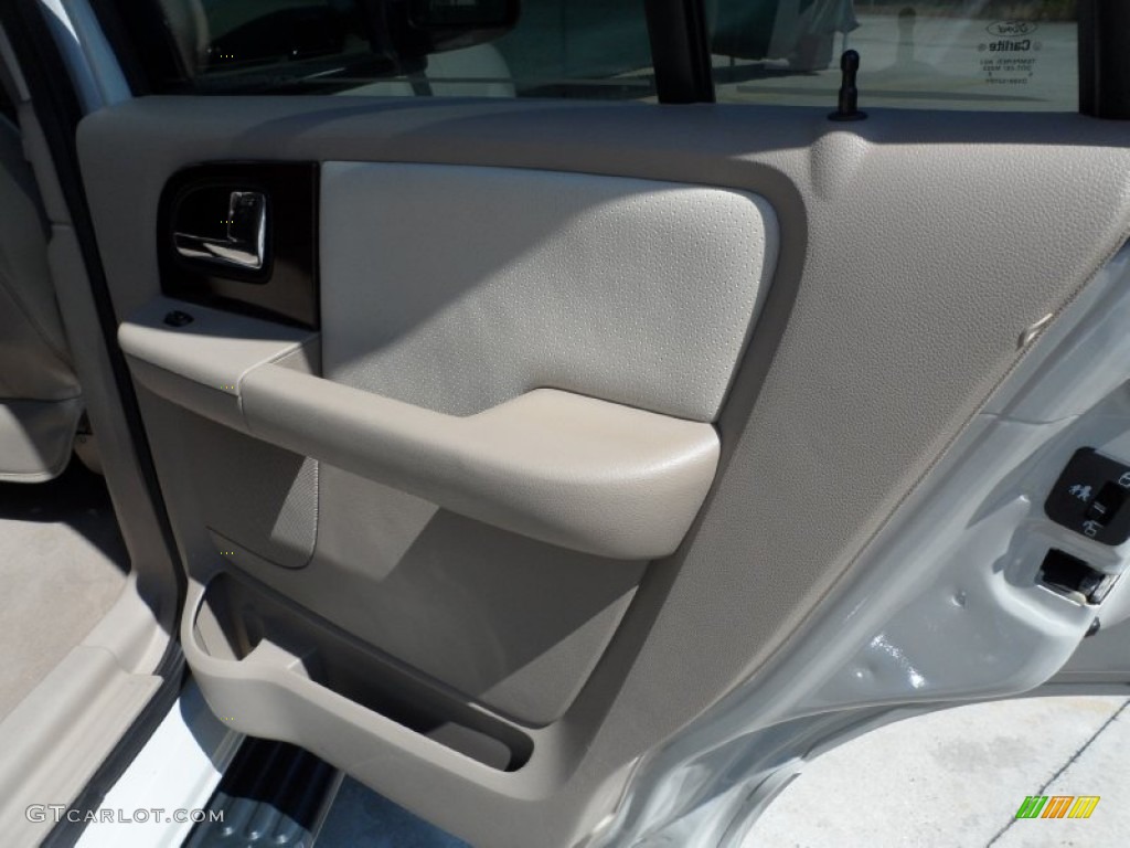 2006 Expedition Limited - Cashmere Tri-Coat Metallic / Medium Parchment photo #26