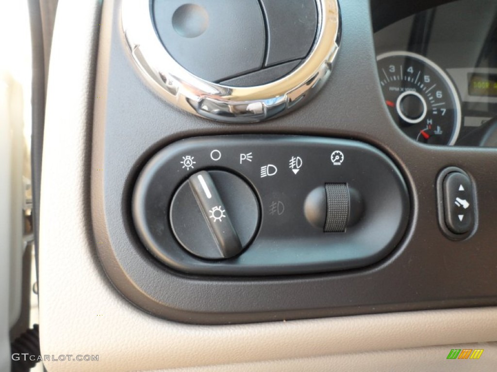 2006 Ford Expedition Limited Controls Photo #53663573
