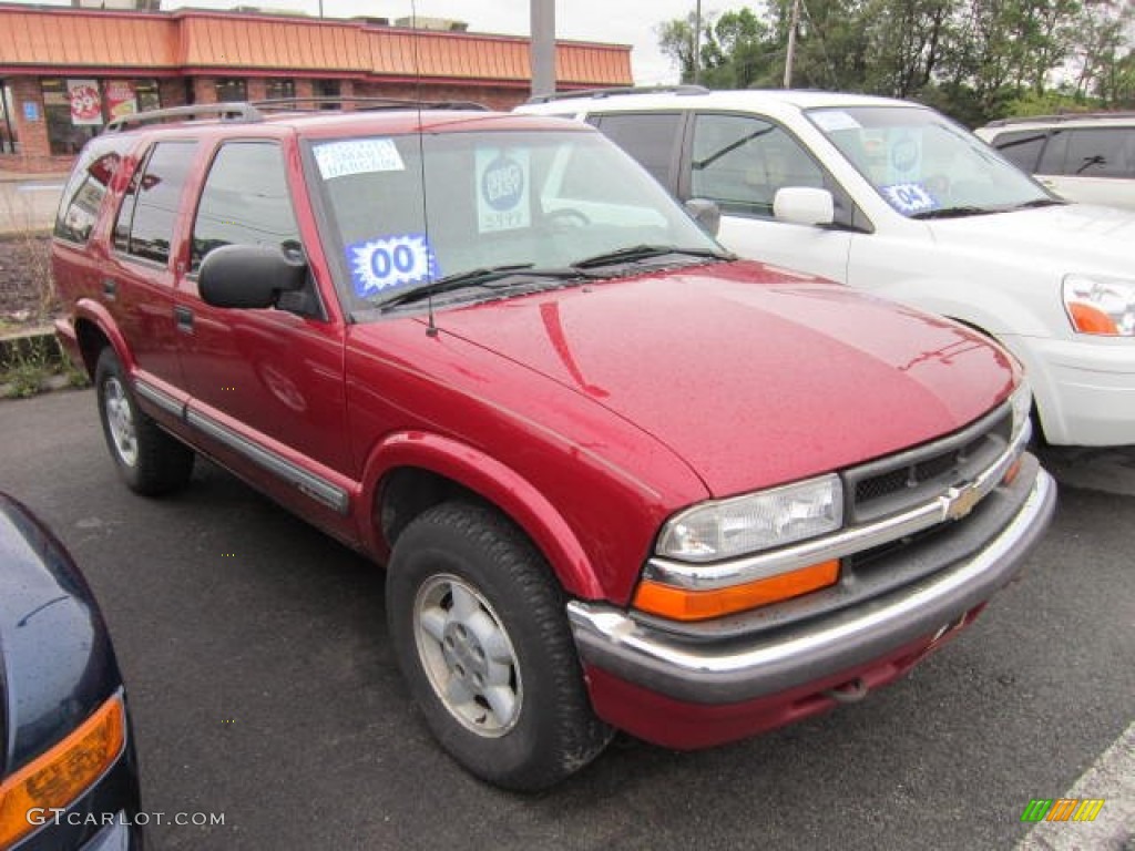 2000 Blazer LS 4x4 - Majestic Red Metallic / Medium Gray photo #1