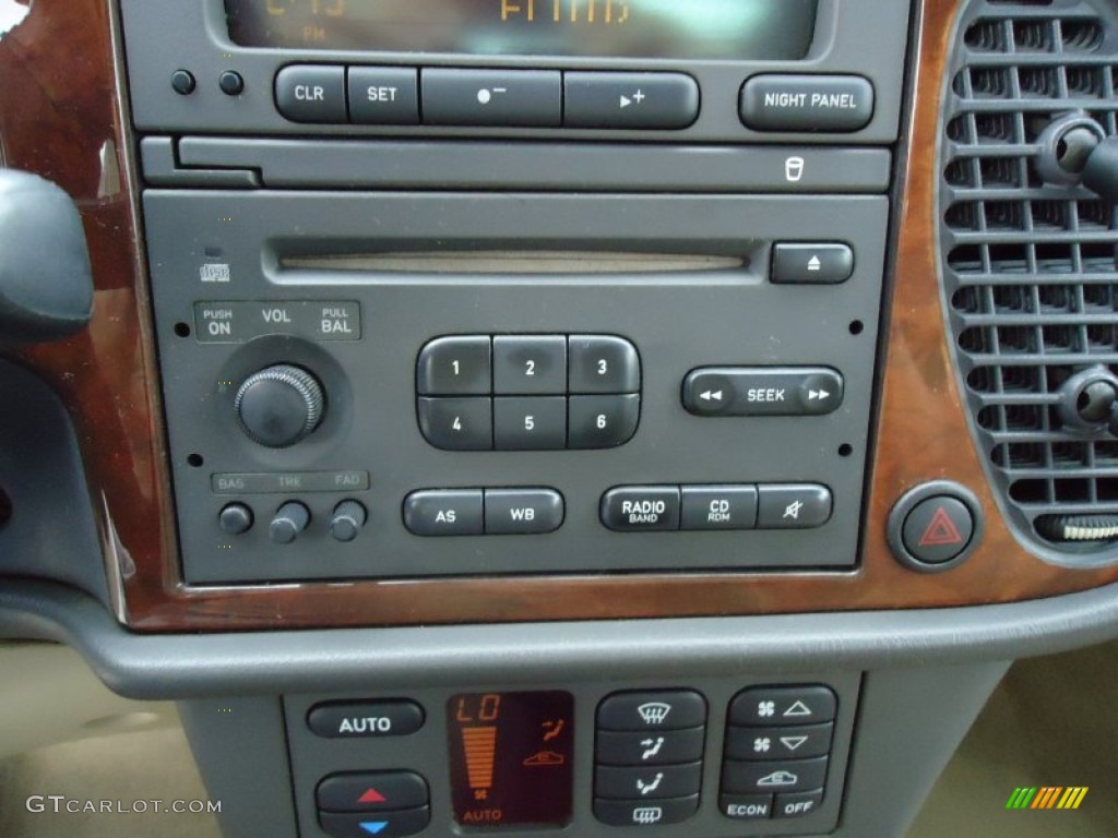 1999 Saab 9-3 SE Convertible Controls Photo #53666857