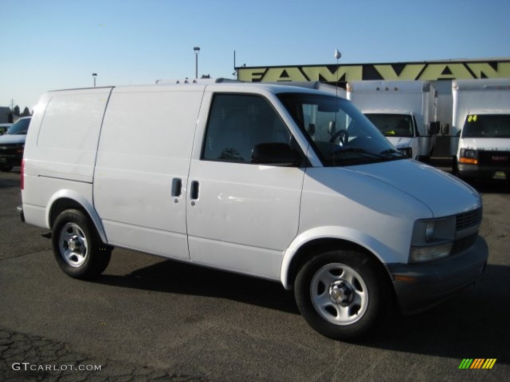 2005 Astro Cargo Van - Summit White / Neutral photo #1