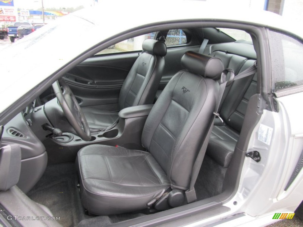 Medium Graphite Interior 2004 Ford Mustang V6 Coupe Photo #53669783