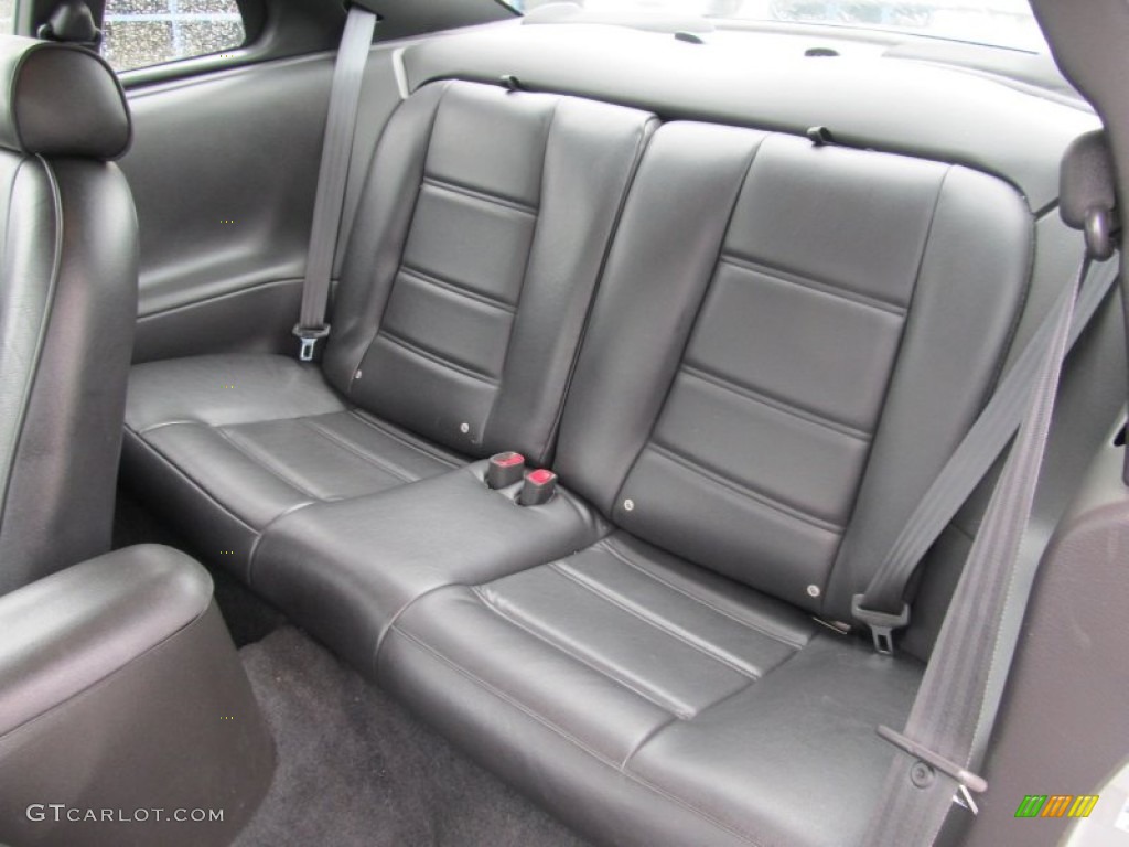 Medium Graphite Interior 2004 Ford Mustang V6 Coupe Photo #53669793