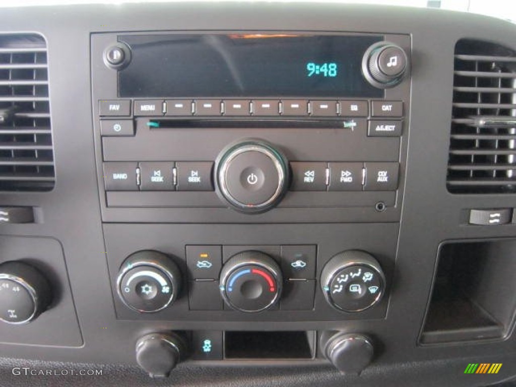 2011 Chevrolet Silverado 1500 LT Regular Cab 4x4 Audio System Photo #53676144