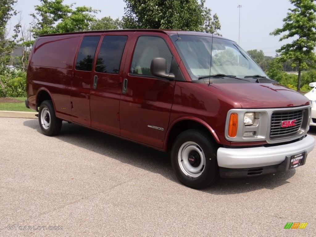 2001 Savana Van 2500 Cargo - Dark Toreador Red Metallic / Neutral photo #1