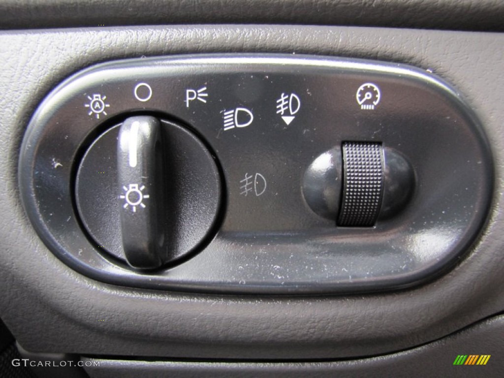 2003 Mercury Mountaineer Convenience AWD Controls Photo #53676543