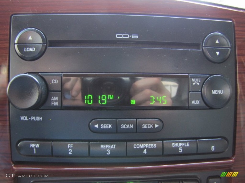 2007 Ford F350 Super Duty Lariat Crew Cab 4x4 Audio System Photo #53677839