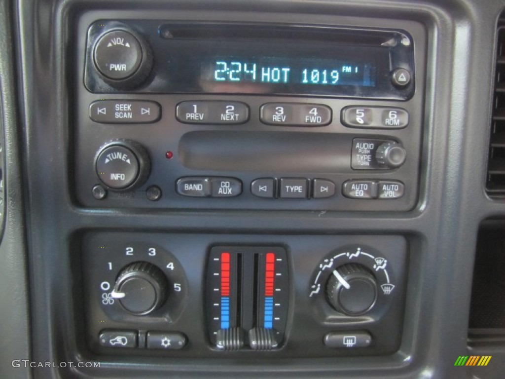 2007 Chevrolet Silverado 2500HD Classic LT Crew Cab 4x4 Audio System Photo #53678043