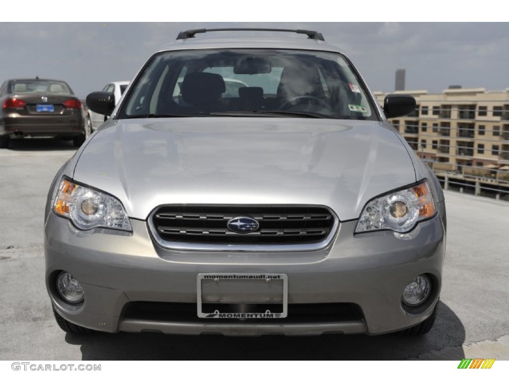 2007 Outback 2.5i Wagon - Brilliant Silver Metallic / Warm Ivory Tweed photo #2