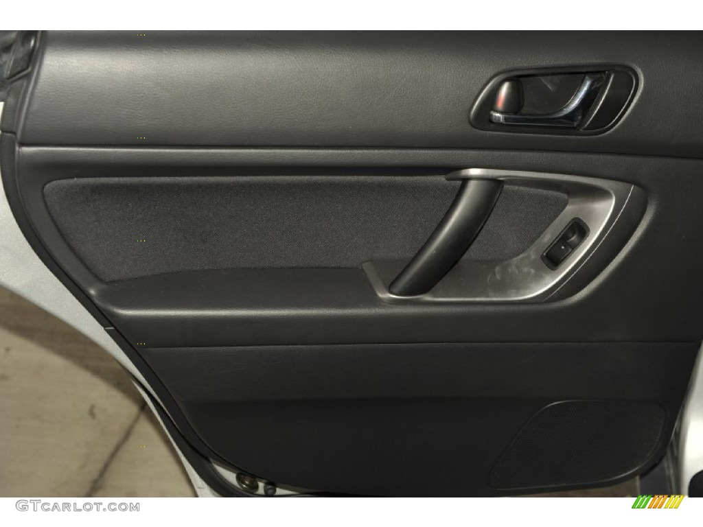 2007 Outback 2.5i Wagon - Brilliant Silver Metallic / Warm Ivory Tweed photo #26