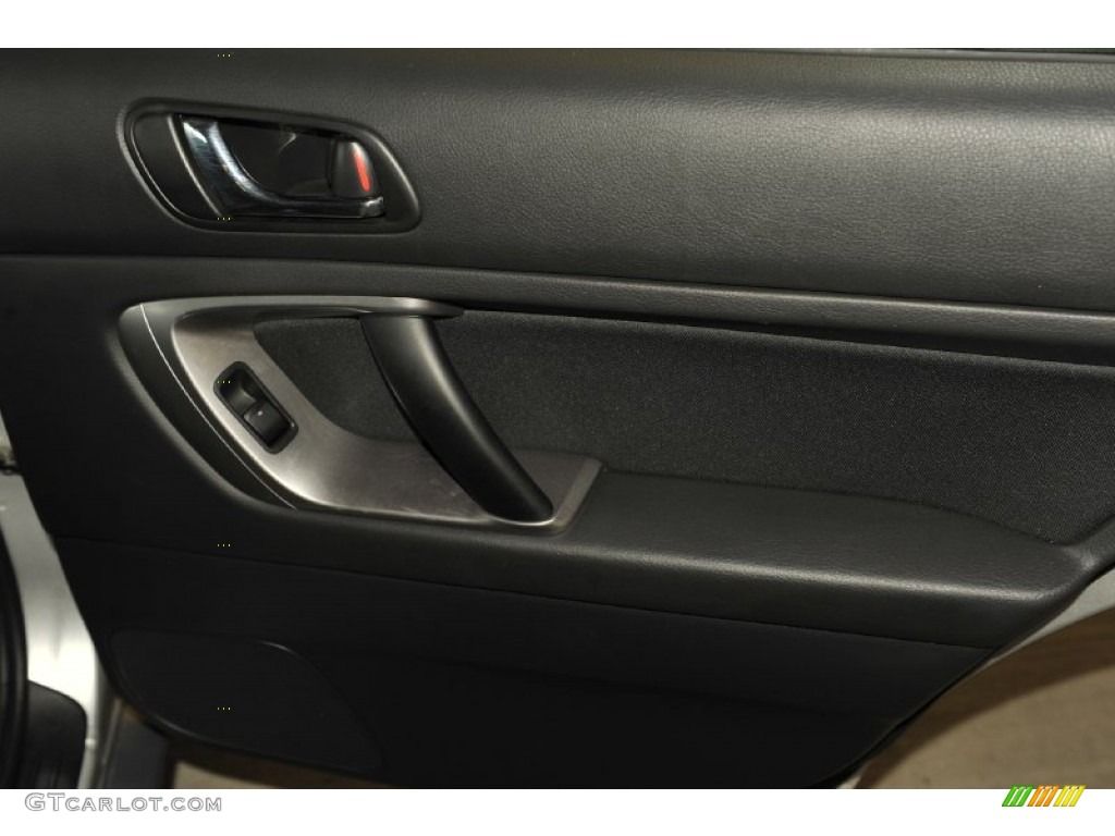 2007 Outback 2.5i Wagon - Brilliant Silver Metallic / Warm Ivory Tweed photo #32