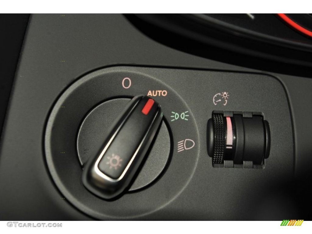 2011 Audi R8 5.2 FSI quattro Controls Photo #53680344