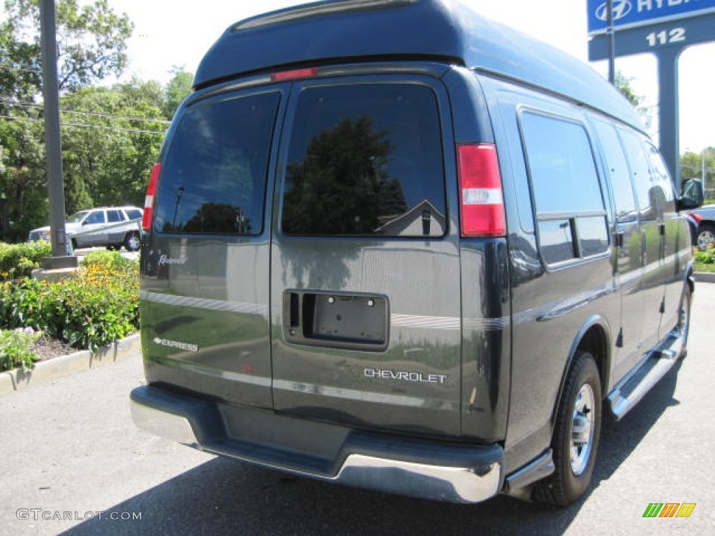 2005 Express 1500 Passenger Conversion Van - Dark Gray Metallic / Medium Dark Pewter photo #3