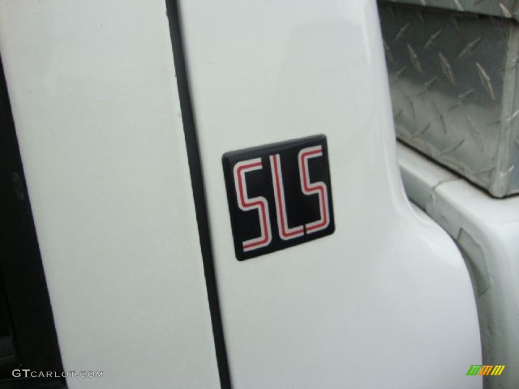 1999 GMC Sonoma SLS Regular Cab Marks and Logos Photos