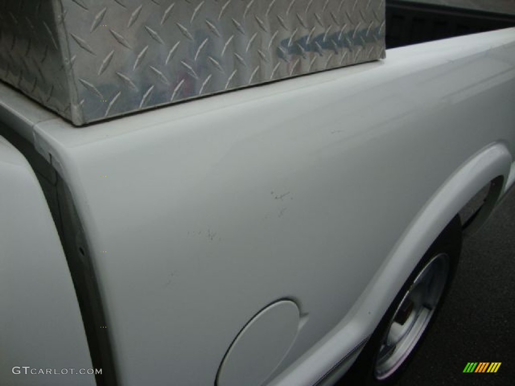 1999 Sonoma SLS Regular Cab - Summit White / Pewter photo #29