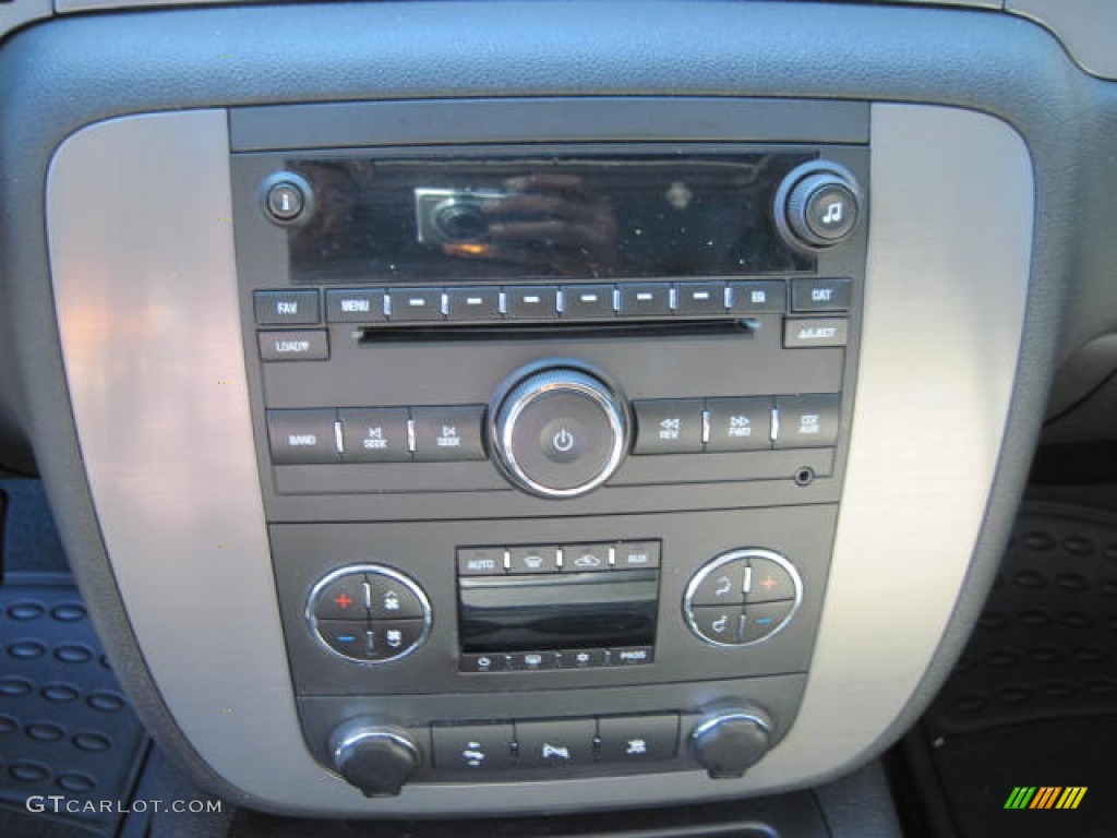 2008 Chevrolet Tahoe LTZ 4x4 Audio System Photo #53684724