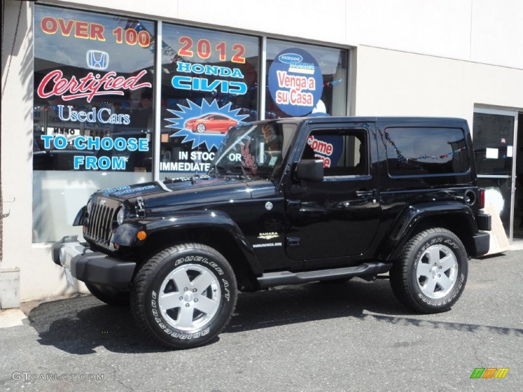 2011 Wrangler Sahara 4x4 - Black / Black/Dark Saddle photo #2