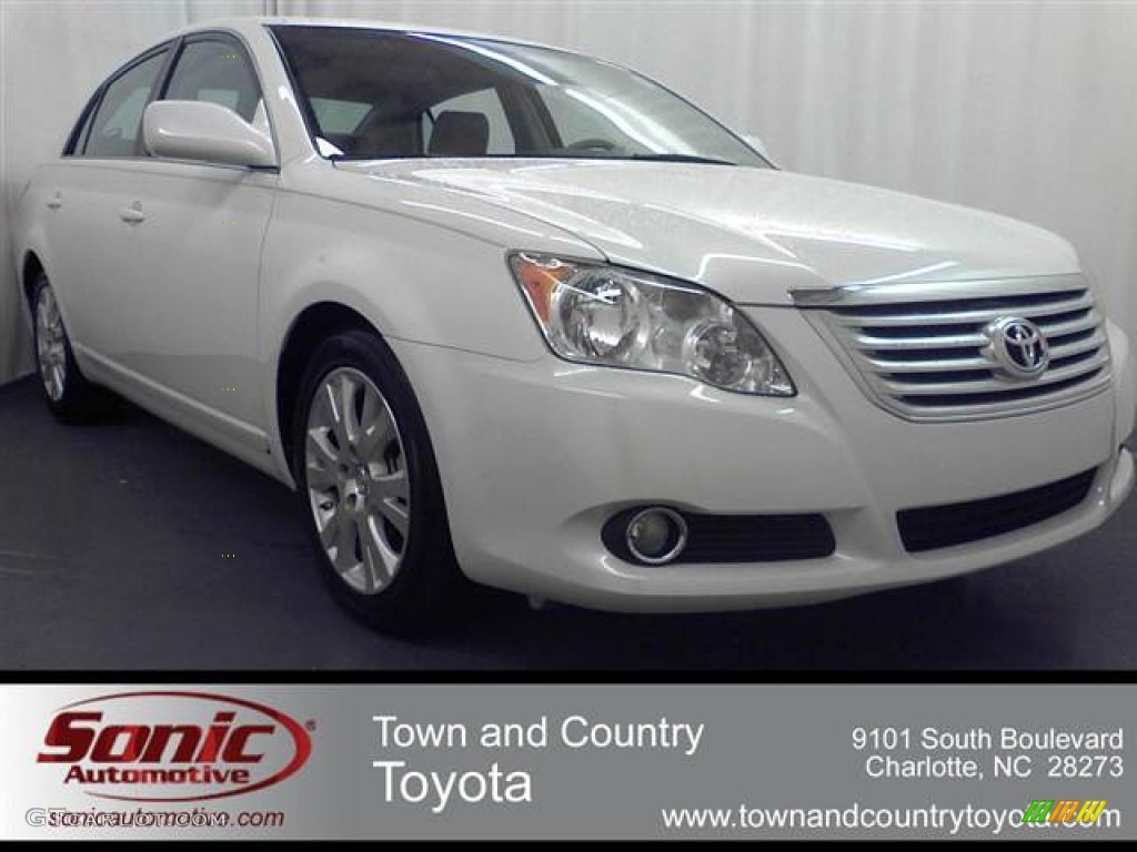 Blizzard White Pearl Toyota Avalon