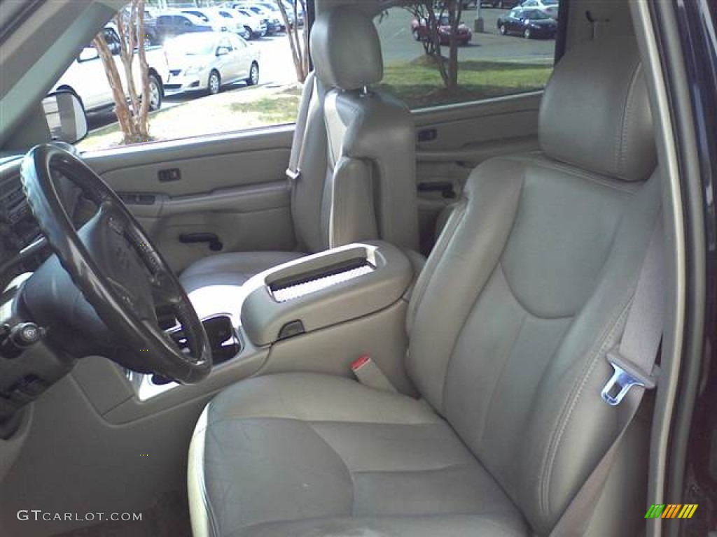 Gray/Dark Charcoal Interior 2004 Chevrolet Suburban 1500 LT 4x4 Photo #53689923