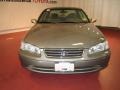 2001 Cashmere Beige Metallic Toyota Camry LE  photo #2