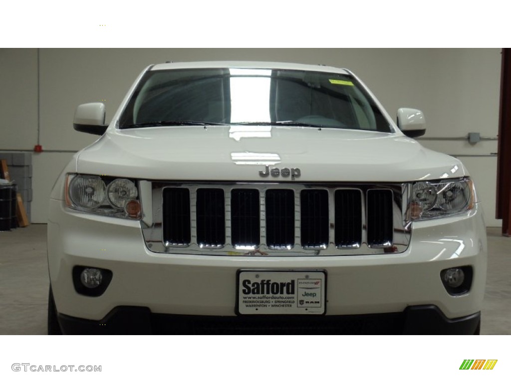 2011 Grand Cherokee Laredo X Package 4x4 - Stone White / Black photo #10