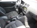 Black - Jetta SE Sedan Photo No. 10