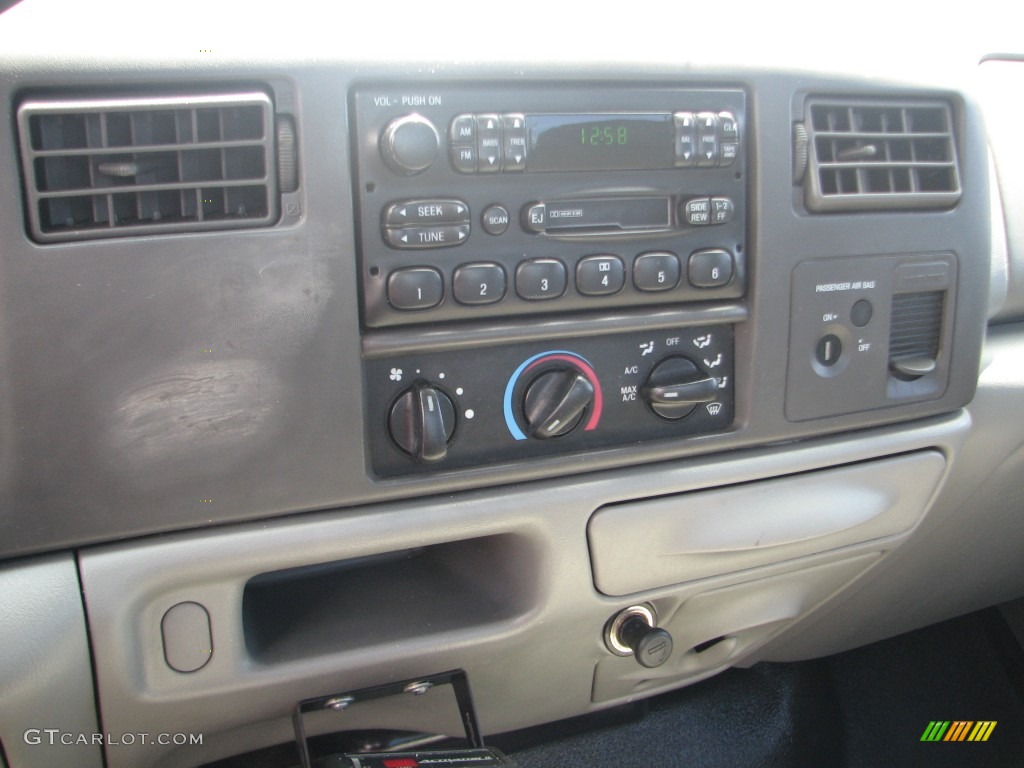 2003 Ford F350 Super Duty XL Regular Cab Controls Photo #53703198