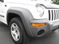 2004 Stone White Jeep Liberty Sport 4x4  photo #2