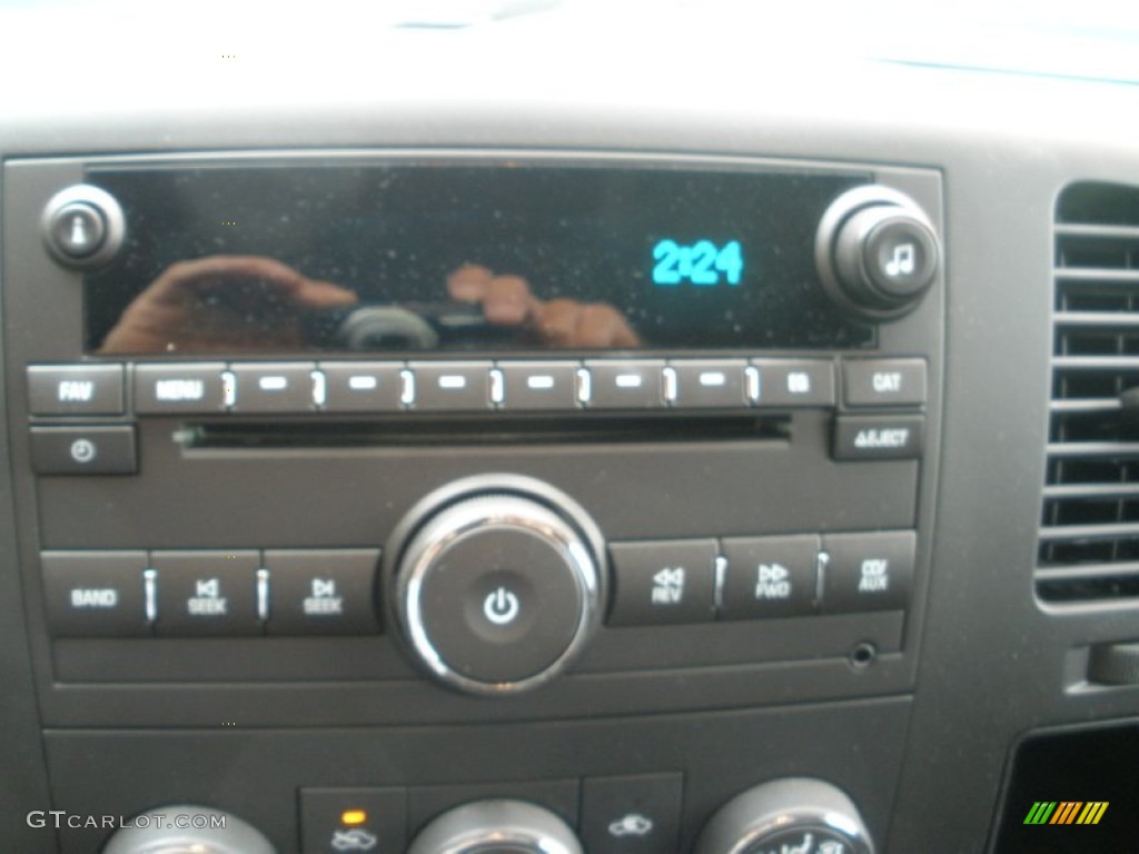 2010 Silverado 1500 LS Crew Cab - Victory Red / Dark Titanium photo #25