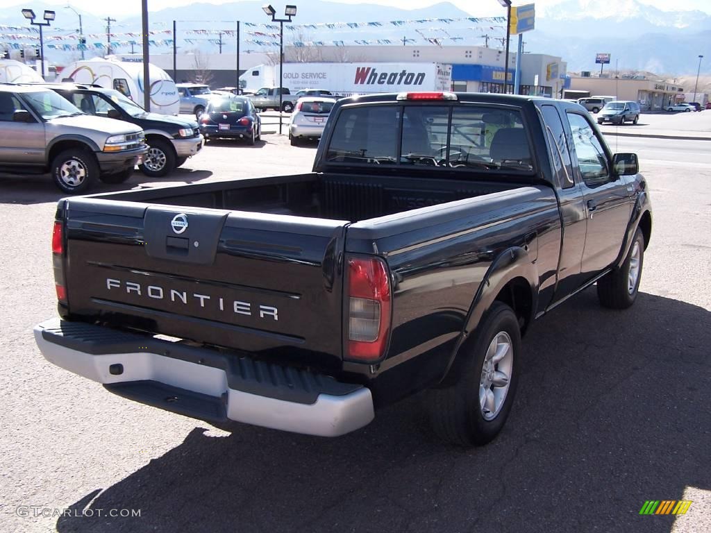 2003 Frontier XE King Cab - Super Black / Gray photo #21
