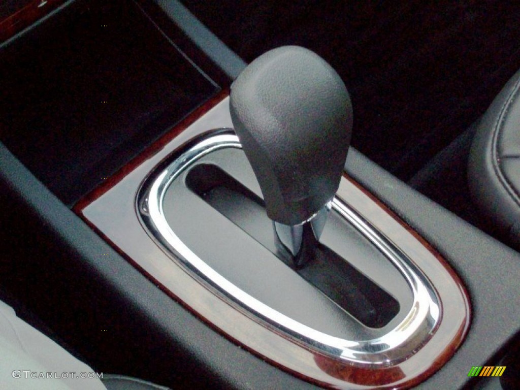2011 Impala LTZ - Summit White / Ebony photo #25