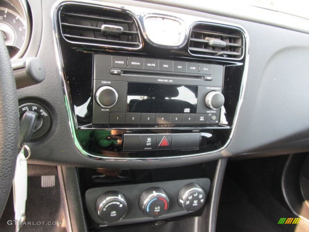2011 Chrysler 200 LX Audio System Photo #53714661