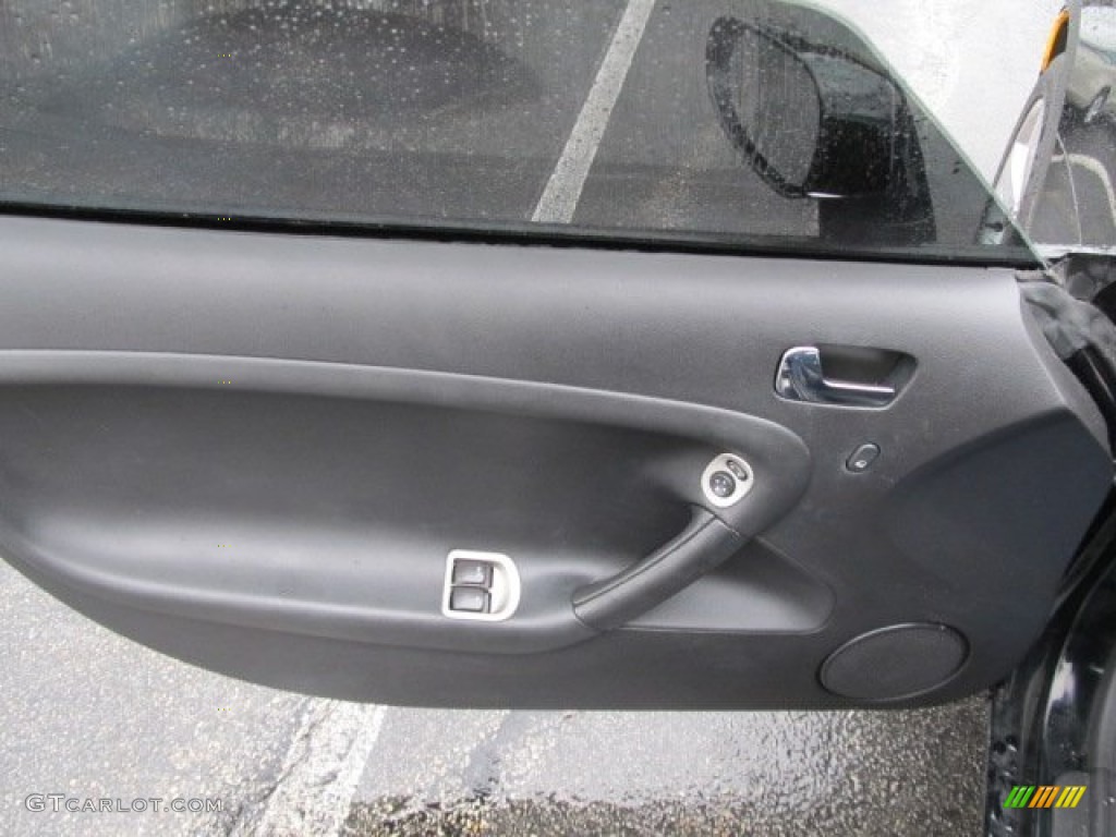 2007 Pontiac Solstice Roadster Ebony Door Panel Photo #53716690