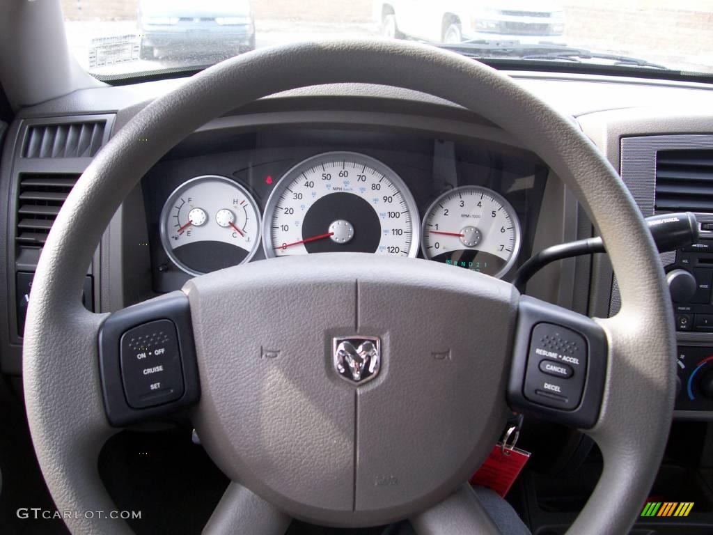 2006 Dakota SLT Quad Cab 4x4 - Patriot Blue Pearl / Medium Slate Gray photo #7