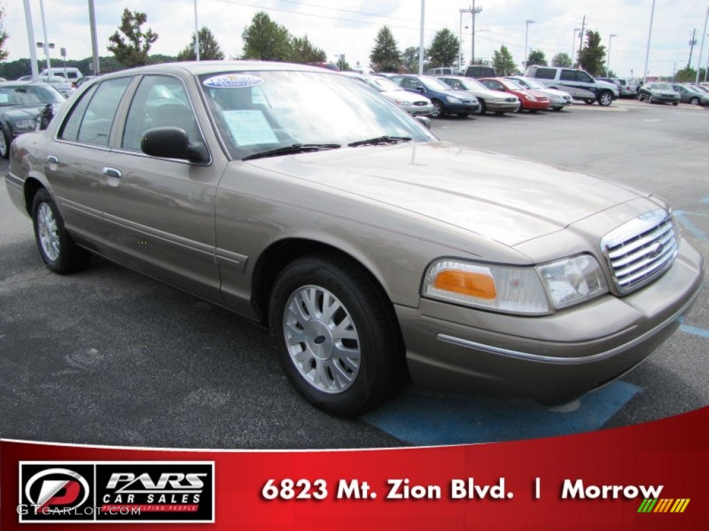 2004 Crown Victoria LX - Arizona Beige Metallic / Medium Parchment photo #4