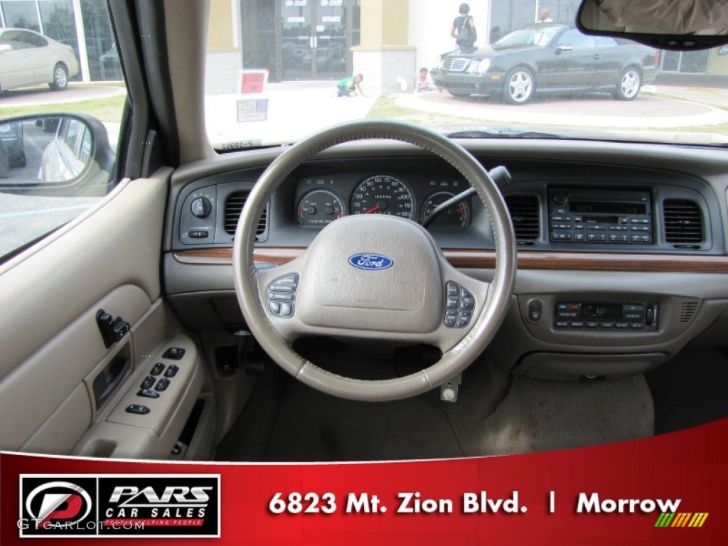2004 Crown Victoria LX - Arizona Beige Metallic / Medium Parchment photo #11