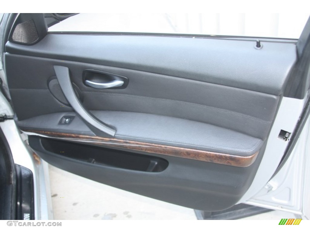 2006 3 Series 325i Sedan - Titanium Silver Metallic / Black photo #33