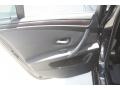 Black Sapphire Metallic - 5 Series 550i Sedan Photo No. 31